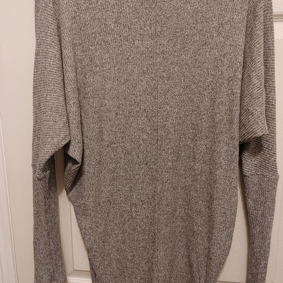 Ladies Raglan Sleeved Top Sized Medium - Picture 4 of 4